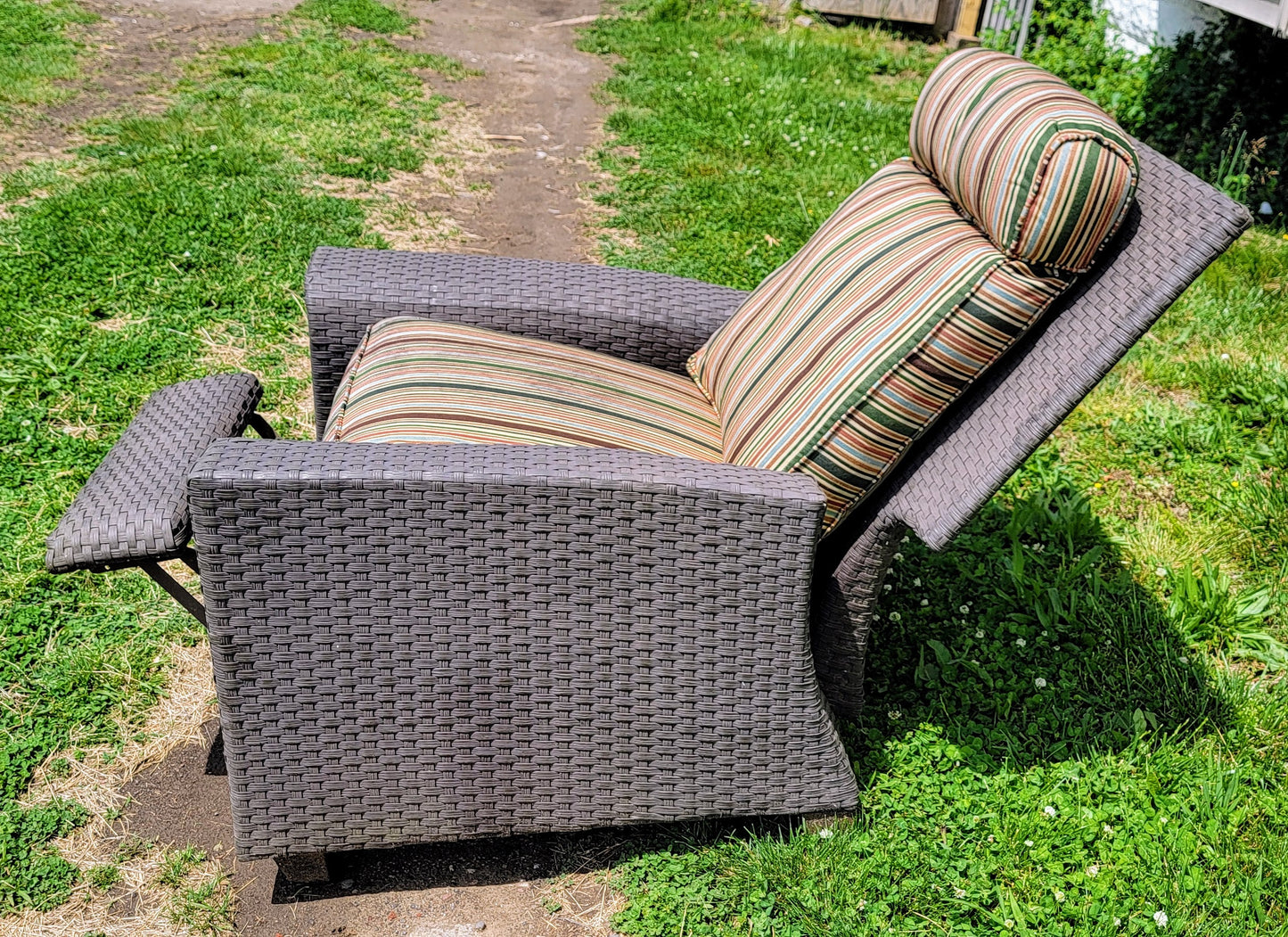 Weatherproof Outdoor Vinyl Wicker Recliner w/ Cushions